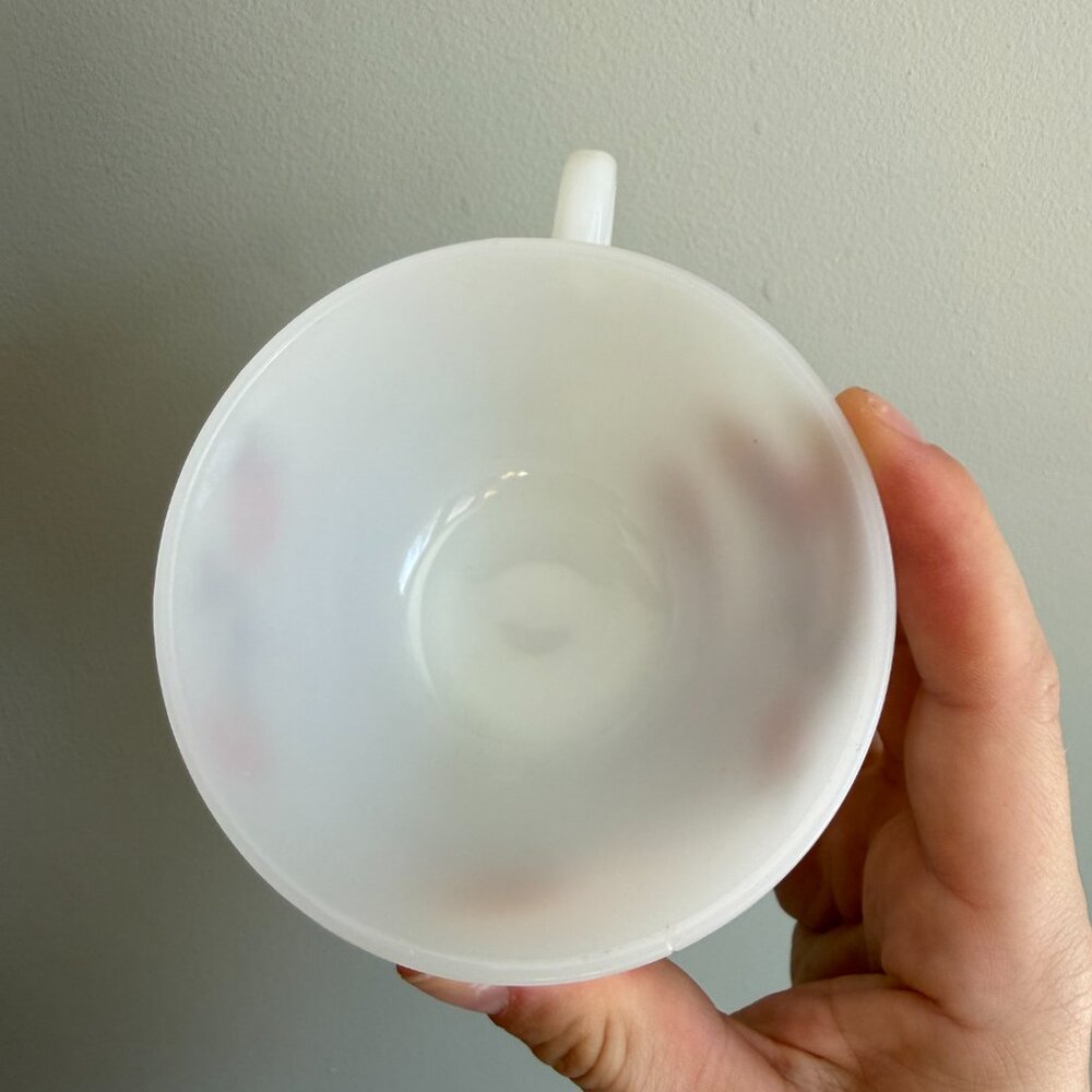 3/$30 🌟 Vintage Fire King 2 Set Fleurette Ovenware Milk Glass Cups - Picture 7 of 9